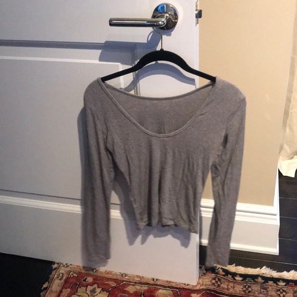 Sweater with an open back - Picture 2 of 2